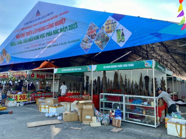 Đặc điểm của các gian hàng hội chợ ngoài trời